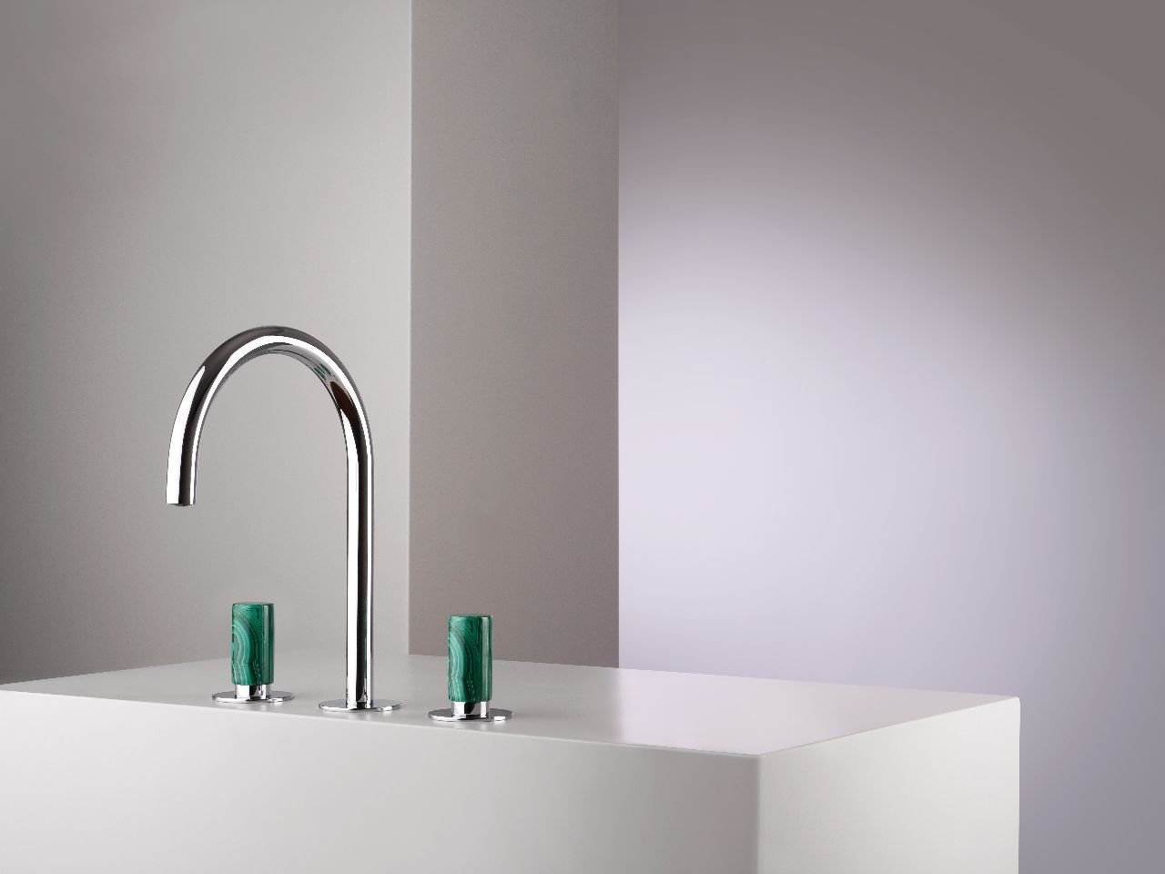 Design et matière : les robinets aux poignées en pierre naturelle