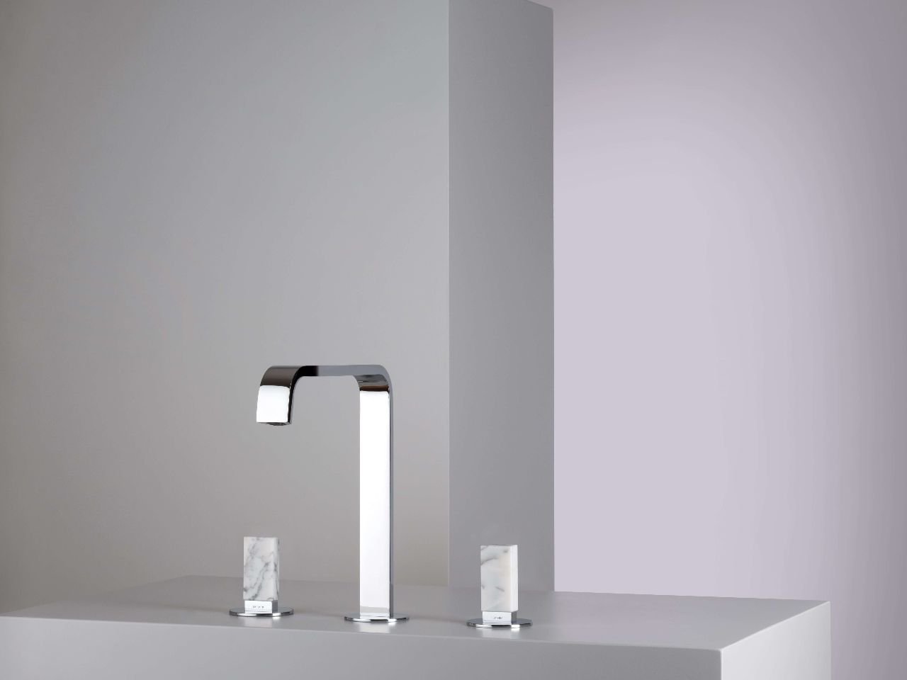 Design et matière : les robinets aux poignées en pierre naturelle