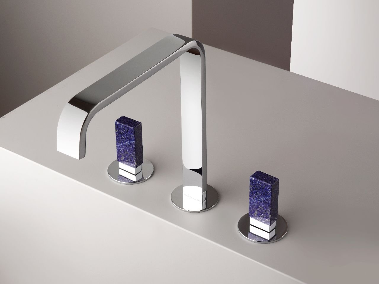 Design et matière : les robinets aux poignées en pierre naturelle